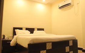 OYO 5484 Hotel VB Grand